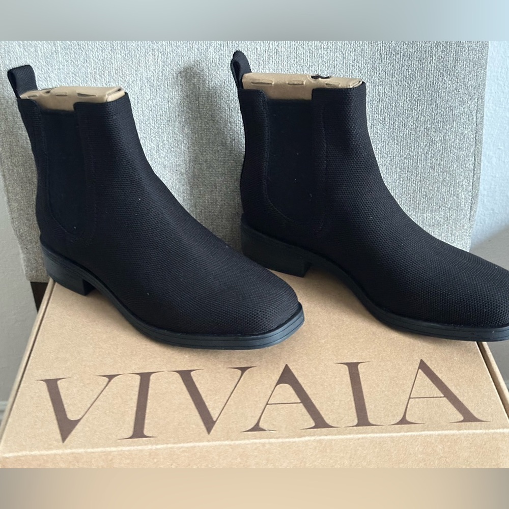 VIVAIA Black Ankle Boots